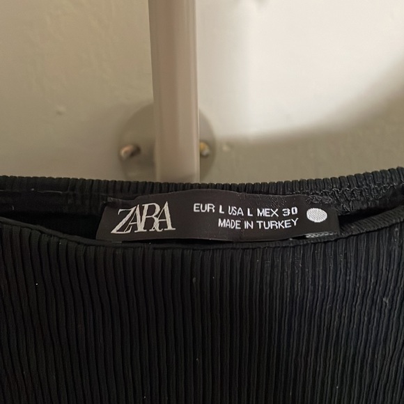 Ribbed Zara Crop Top - Picture 3 of 4